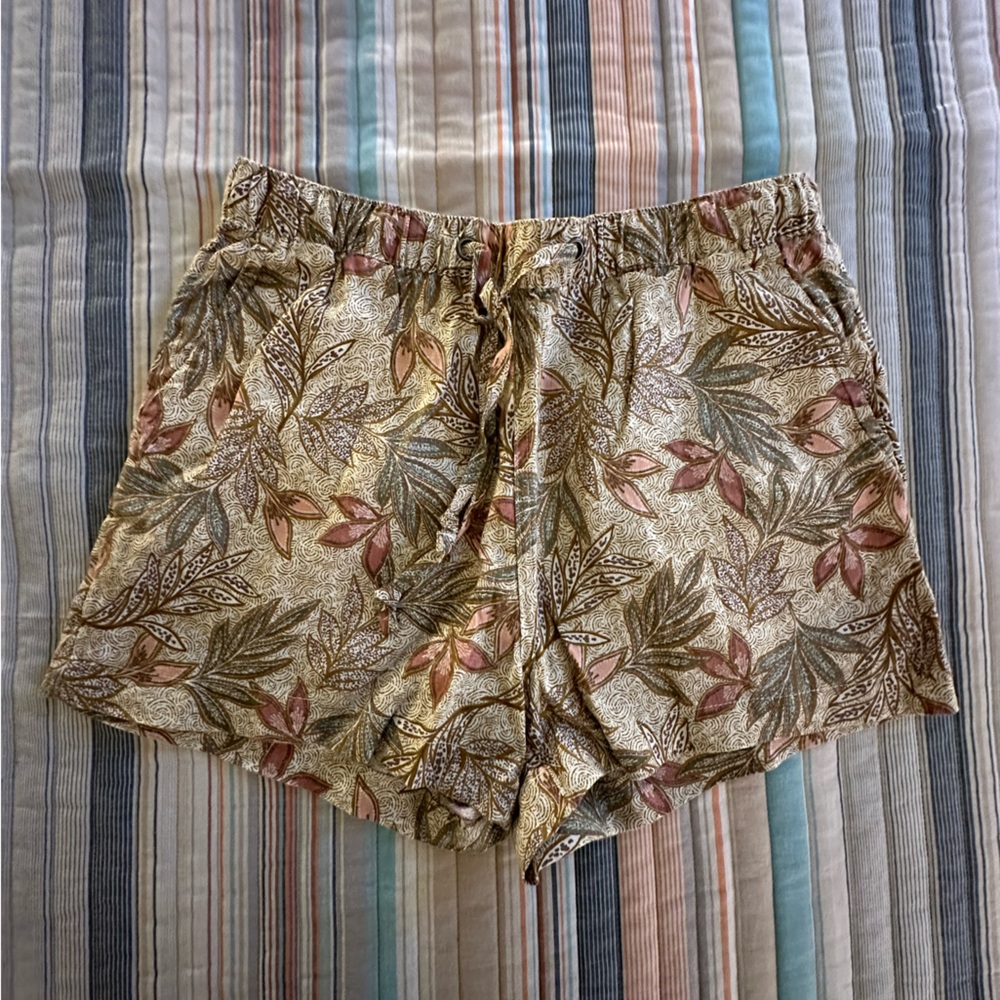 Cynthia Rowley Tan Floral Shorts Size M